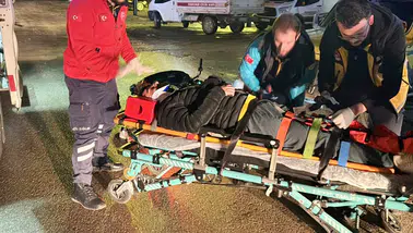 Aksaray’da kaçan araç motosiklete çarptı, sürücü yaralandı