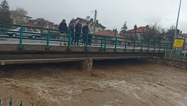 Yağış Konya’yı vurdu! Dereler taştı, hayat felç oldu