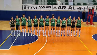 Voleybolda Ereğli, kritik maçta sahasında set alamadı