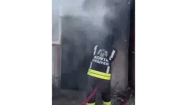 Konya'da çardak yangını! Çok sayıda buzağı telef oldu