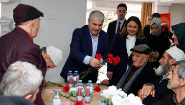 Konya Valisi Akın ve eşinden bayramda büyük jest!