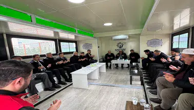 Vali Akın, şehit uzman çavuşun baba ocağını ziyaret etti