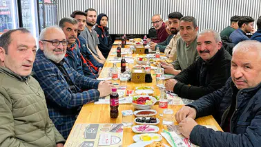 Konya’da unutulan gelenek hatırlatıldı: İftarda ‘Diş Kirası’ verildi