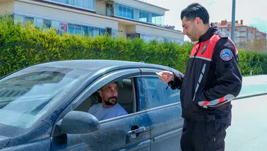 Konyasporlu futbolcular polis üniformaları giyerek farklı birimlerde görev aldı
