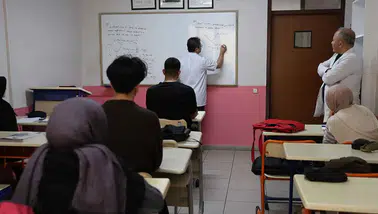 Uzman isim uyardı! “Özenti davranışı göz ardı edilmemeli”