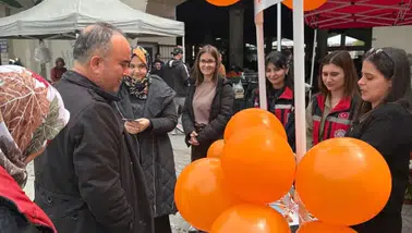 Konya’da böyle pazar görülmedi! Meyve sebzeler üzerinden mesaj verildi