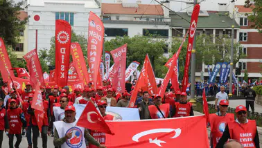 Konya’da 1 Mayıs coşkusu! İşçiler meydanlara çıktı