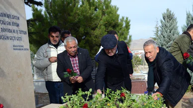 Büyük usta Muharrem Ertaş, vefatının yıl dönümünde anıldı