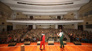 Konya’da Filistin konulu tiyatro oyununa yoğun ilgi! On binler bu oyunu izledi
