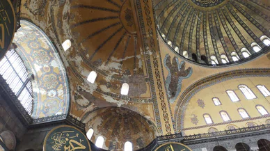 Ayasofya’nın içindeki o melekler ne anlama geliyor? Neden üç tanesinin yüzü kapalı?