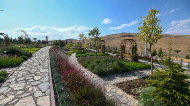 Konya manzarası koku bahçesiyle buluştu! Ziyaretçilerini bekliyor...