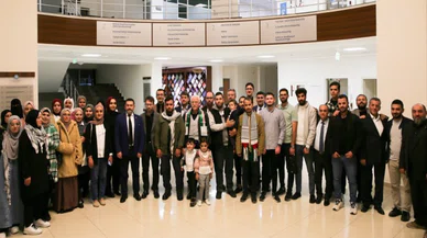 Rektör Zorlu Filistinli öğrencilerle bir araya geldi! İhtiyaçları giderilecek...