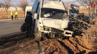 Konya’da işçi servisi kaza yaptı!  Çok sayıda yaralı var