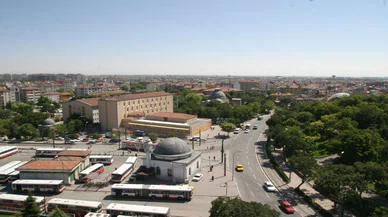 Konya'nın o caddesinde araç trafiği daraltılmış yoldan sağlanacak!