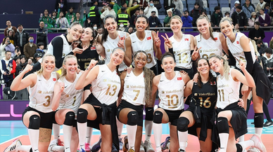 Voleybolda nefesler tutuldu! VakifBank ile Eczacıbaşı dünya şampiyonluğu için karşılaşacak