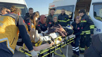 İki işçi servisi çarpıştı! Çok sayıda yaralı var...