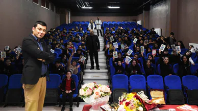 Yöntem Koleji'nde roman okumayan soruları bilmiyor! Muhteşem uygulama...