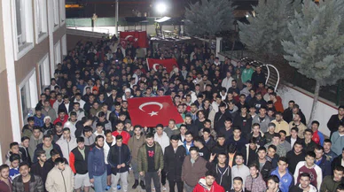 Konya'da üniversite öğrencilerinden alkışlanacak davranış! Terörü lanetlediler...