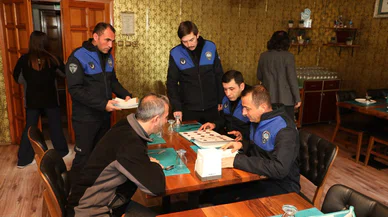 Karatay'da zabıtalar iş başında!