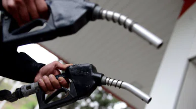 Akaryakıta zam geldi: Benzin 2,30 TL, motorin 2,17 TL arttı
