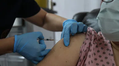 Pfizer Yetkilisi: Kimseyi aşı yaptırmaya zorlamadık!