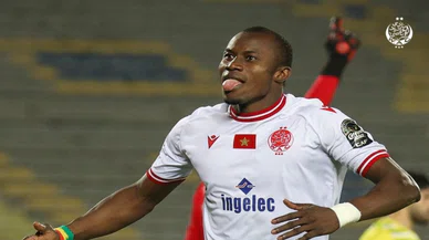 Konyaspor'un yeni golcüsü imzayı atıyor