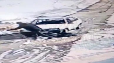 Husumetli olduğu kişiye arabayla çarptı, sopalarla öldürdü!