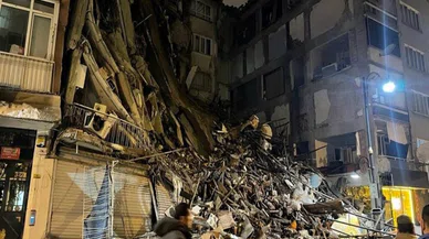 Beyşehir'de deprem şehitleri anıldı