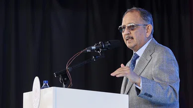 Bakan Özhaseki, İstanbul'da kentsel dönüşüm toplantısına katıldı
