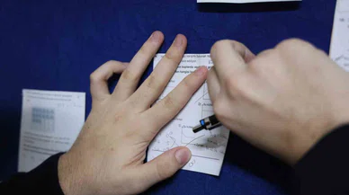 Konya'da öğrenciler sorularını paylaşıyor, birlikte öğreniyor: Askıda soru pano