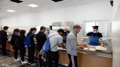 Selçuk Üniversitesi'nde Ramazan ayında yemek polemiği