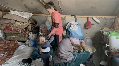 Gazze'de birçok aile "yemeksiz sofralarda" iftarını açıyor