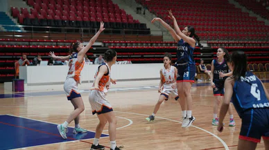 Konya'da 16 takımın yer aldığı basketbol şampiyonası yapılıyor