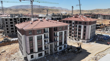 Deprem bölgesindeki inşa çalışmalarında bayramda 110 bin personel mesai yaptı