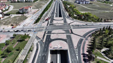 Kesintisiz trafik aksı oluştu...