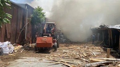 Konya'da kereste atölyesinde alevler gökyüzünü kapladı yaralı varmı ?