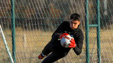 Konyaspor'un sözleşme yenilemediği kaleci, 1. Lig ekibine imza attı