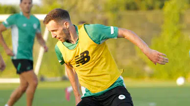 Konyaspor'da forma giymesi dört gözle beklenen oyuncu için yeni açıklama geldi