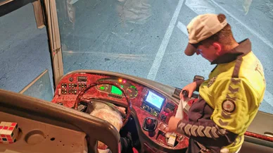 Devrilen otobüsle ilgili kahreden detay!