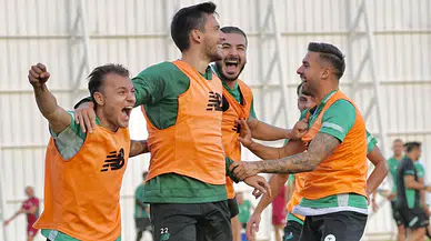 Konyaspor'da Sivasspor maçı öncesi neşeli idmanlar