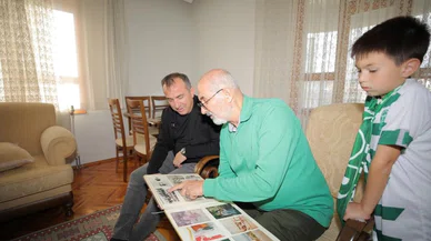 Konyaspor Teknik Direktörü, emekli öğretmene sürpriz yaptı