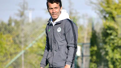 Konyaspor'un eski hocası, yeni takımına imza atıyor
