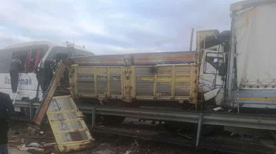 Konya'da yolcu otobüsü kaza kaptı!