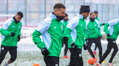 Konyaspor, son idmanını Kayseri’de yoğun kar yağışı altında yaptı