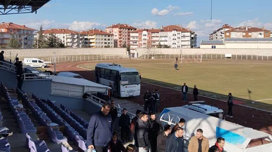 Konya’da futbolcular yenilgi sonrası taraftarın tepkisinden çekindi