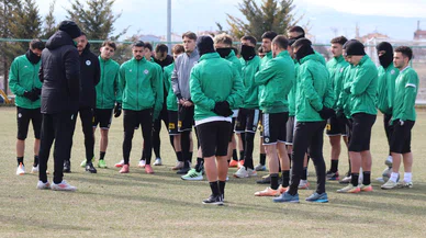 1922 Konyaspor, lidere bileniyor