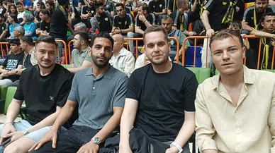 Konyasporlu oyuncular heyecandan yerinde duramadı