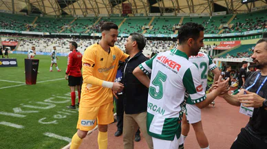 Konyasporlu oyuncular, İlhan Palut ile hasret giderdi