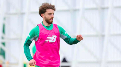 Konyasporlu oyuncu tatil yerine antrenman yapıyor  Konyaspor’da Tunahan Taşçı, bireysel çalışmalarına başladı