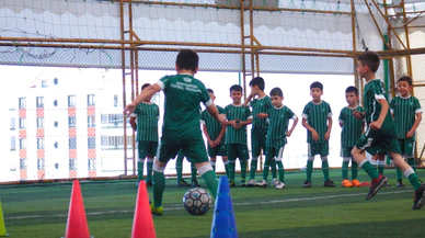 Konyaspor, iki şehirde futbol okulu açıyor